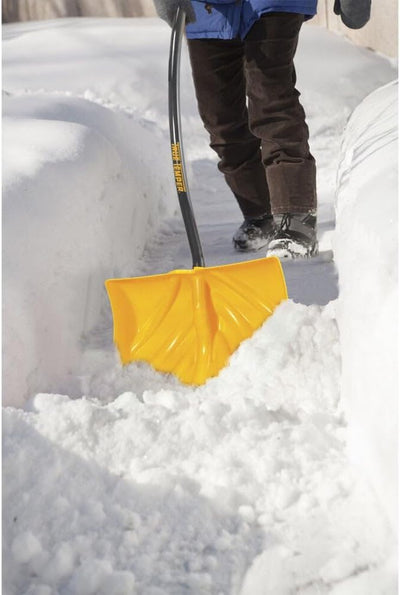 True Temper 1603400 Poly Snow Shovel/Pusher with Ergonomic D-Grip Steel Handle 18 Inch