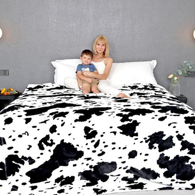 King Size Fleece Blanket for Bed, Extra Large Soft Fuzzy Plush Bed Throws for All Season, Warm Bedroom Living Room Decor, Cozy Gifts for Women Men, 90x108 Inches